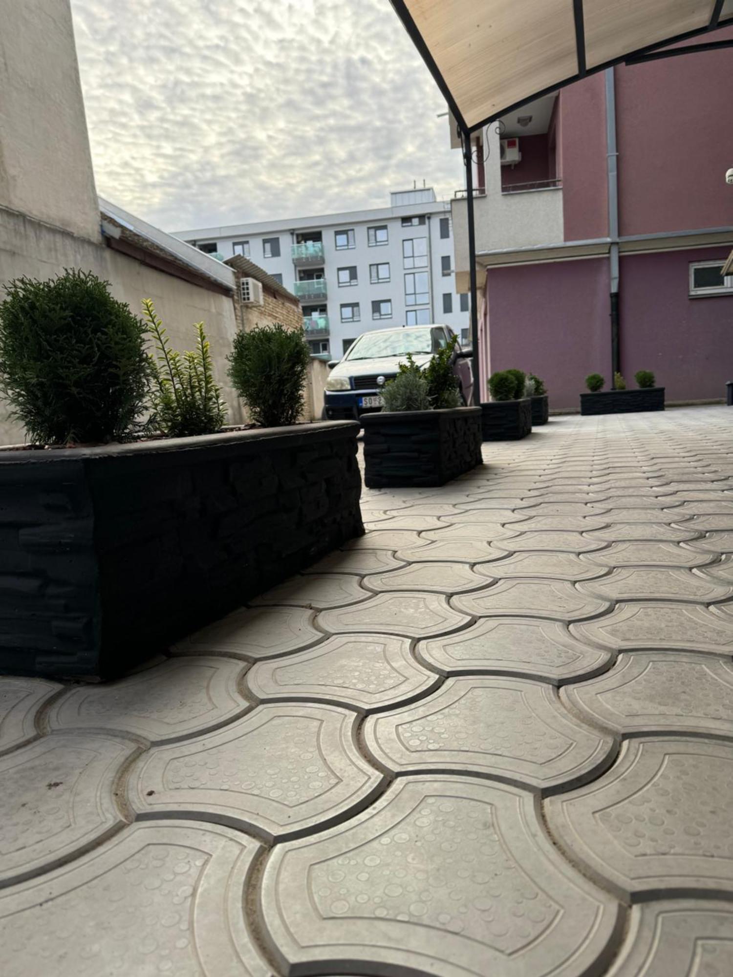 Apartments Tema Sombor Exterior photo